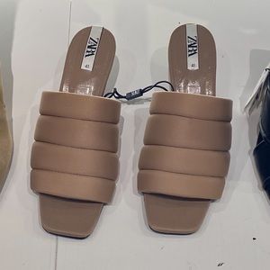 ZARA WOMEN CREAM SANDALS